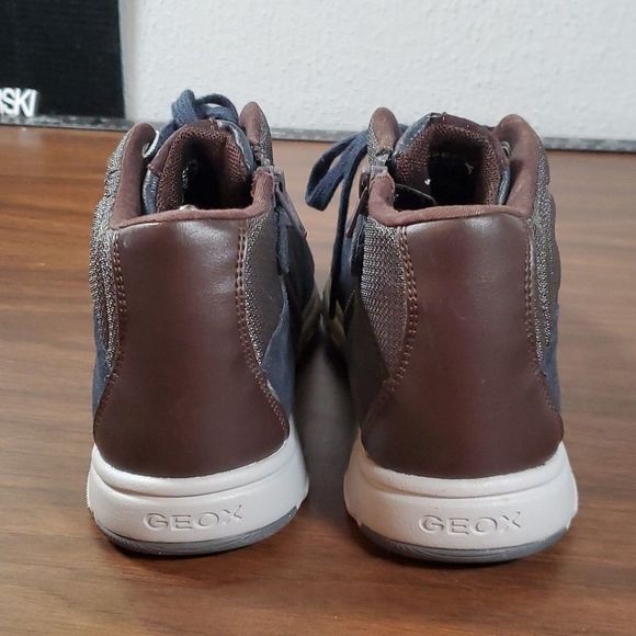 SOLD Geox High Top Sneakers US Women's 7 Boys Size 5 EUR 37 - Picture 3 of 6